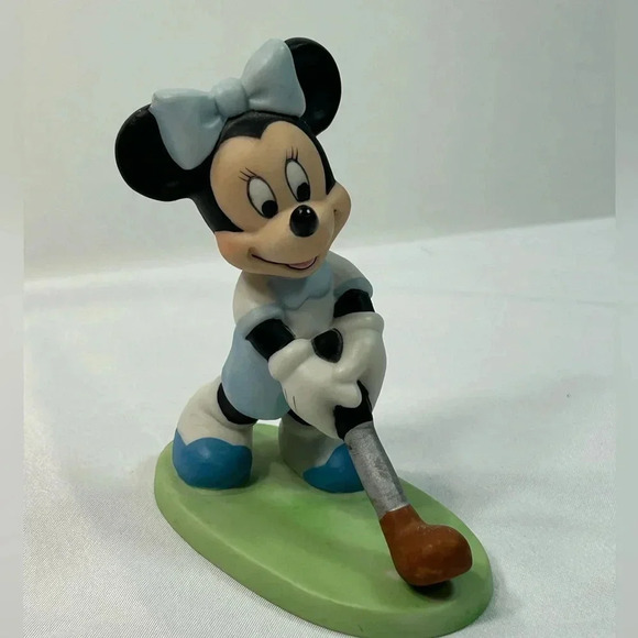Walt Disney World Sri Lanka Minnie Mouse - Golfing  Porcelain Figurine. - Picture 10 of 11